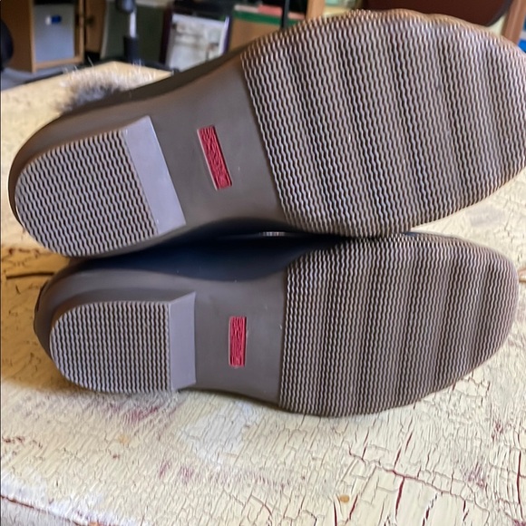 Sperry Tan and Black Fur-Lined Boots - Picture 6 of 10